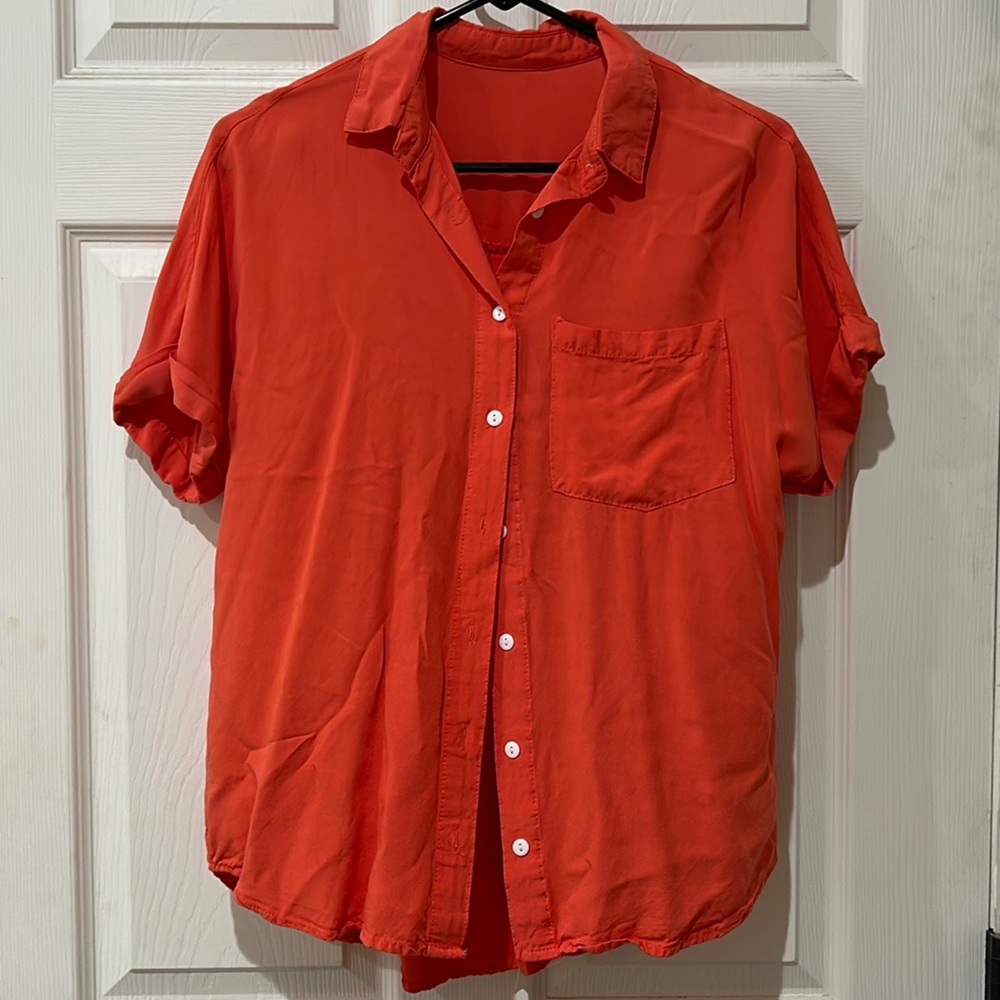 Casual button down. Orange/red